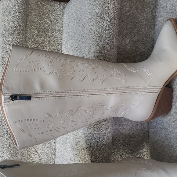Corkys white boots wide calf Size 8 New - Picture 5 of 7